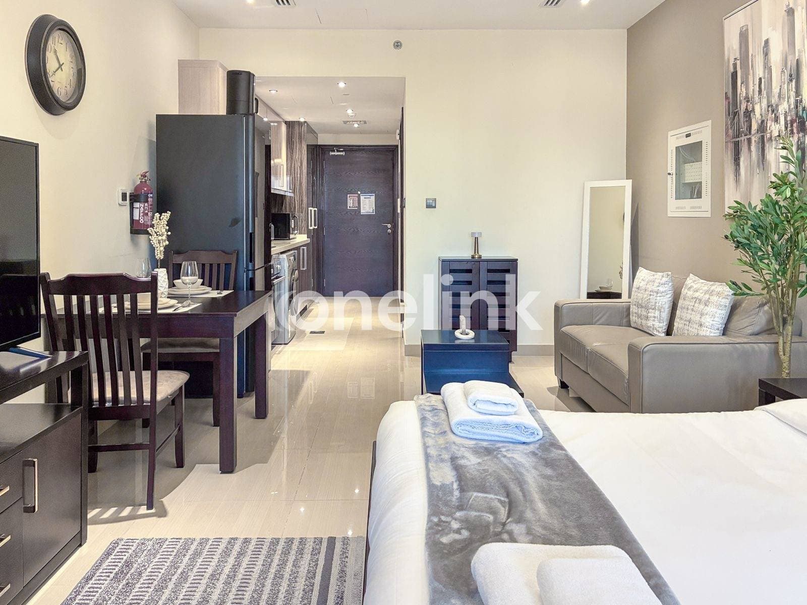 Burj Khalifa View | Studio for Rent | Furnished | Prime Location  — photo 2