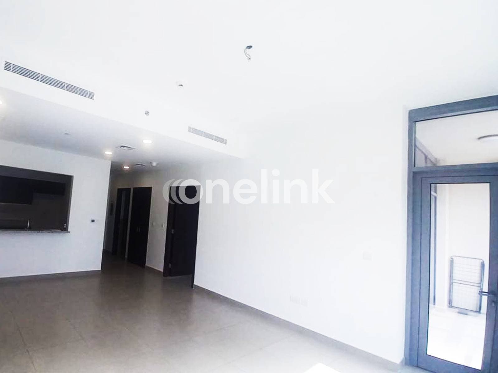 1BR | VACANT | UNFURNISHED | WITH BALCONY — photo 3