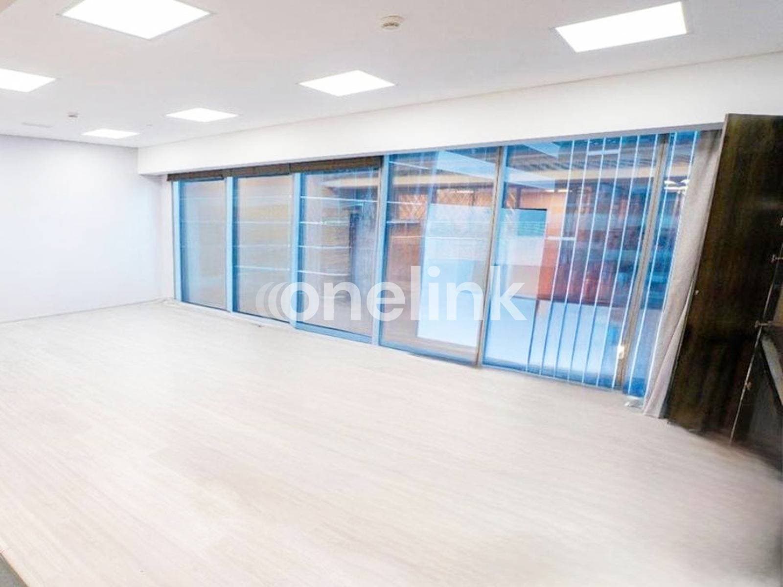 COMMERCIAL OFFICE FOR RENT | FULLY FITTED AND CORNER  — photo 2
