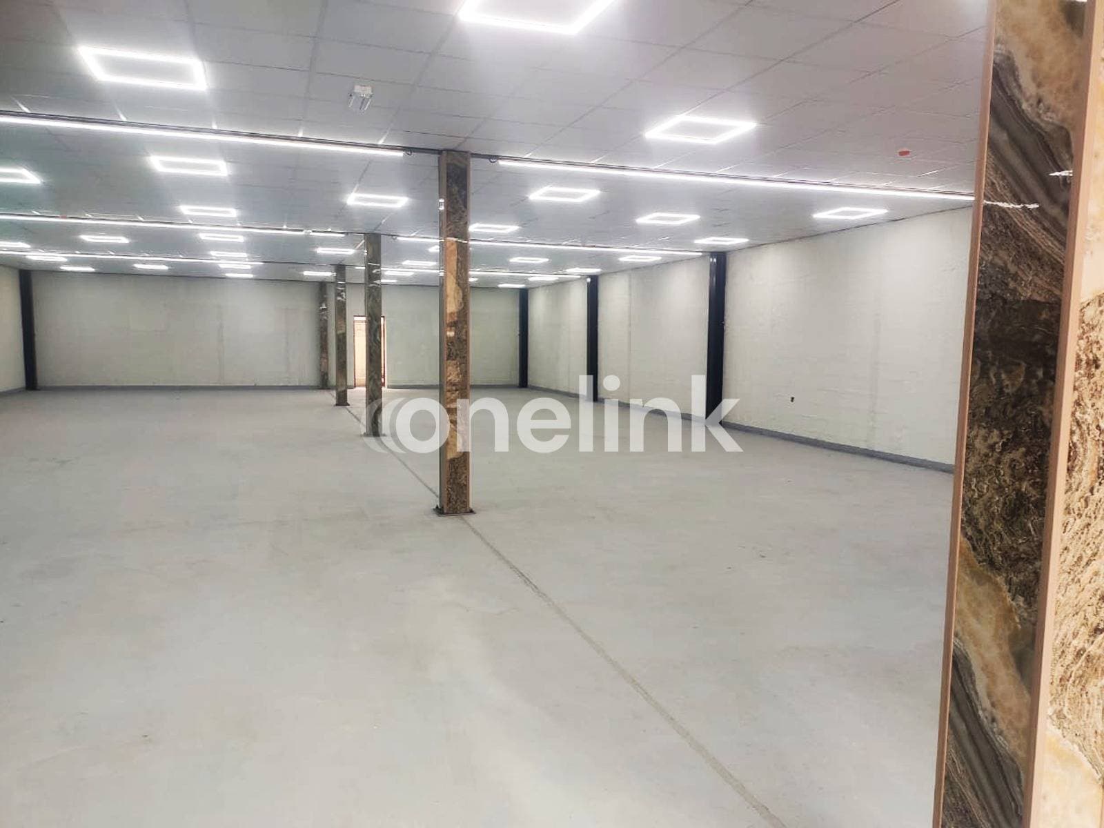 SPACIOUS WAREHOUSE IN PRIME LOCATION | READY-TO-MOVE  — photo 2
