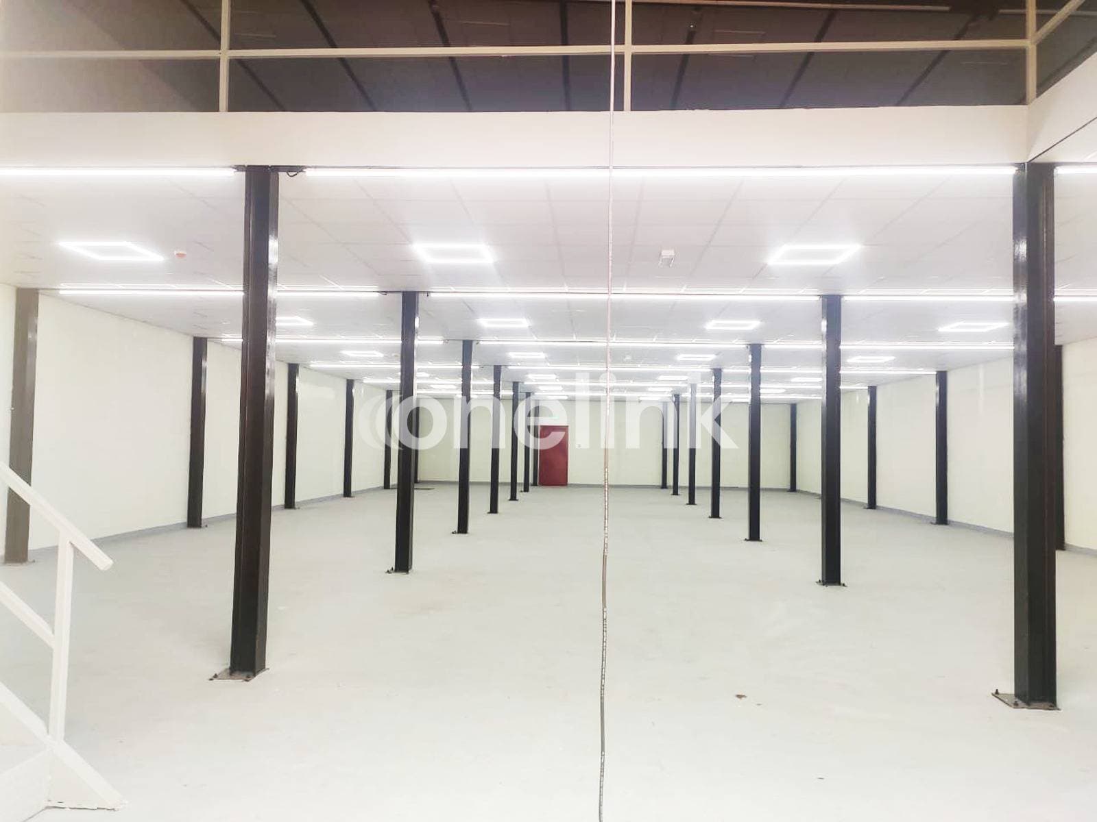WAREHOUSE CLOSE TO MAJOR HIGHWAYS | IDEAL FOR LOGISTICS & DISTRIBUTION — photo 3