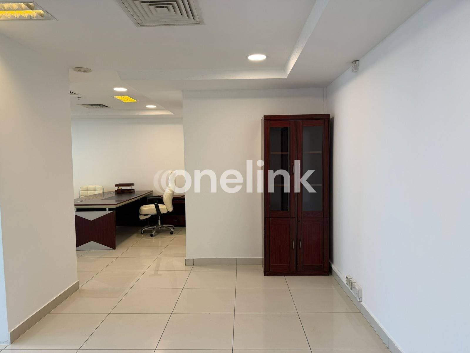 Semi-Furnished Office | Panoramic View | Chiller Free, photo 4
